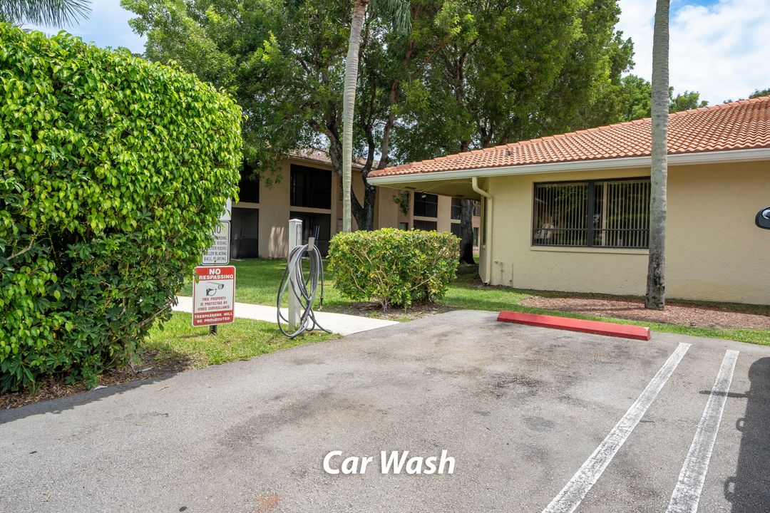 For Rent: $2,000 (2 beds, 2 baths, 912 Square Feet)