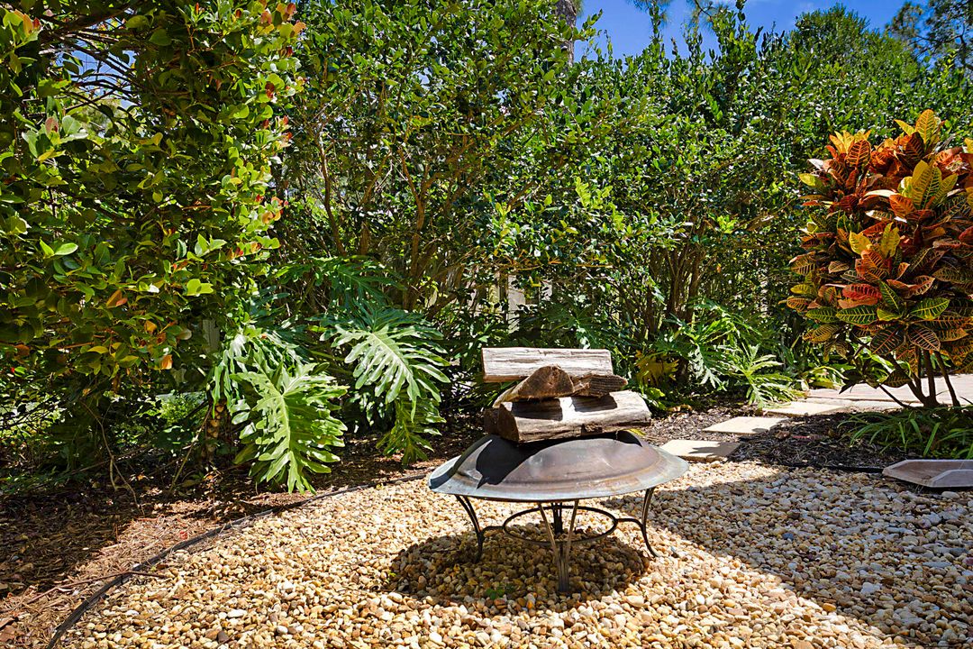 For Sale: $755,000 (3 beds, 2 baths, 2106 Square Feet)