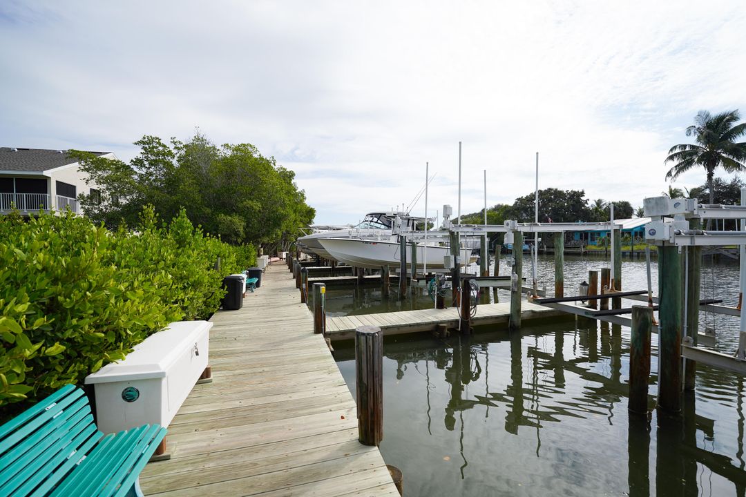 For Sale: $679,000 (3 beds, 3 baths, 2209 Square Feet)