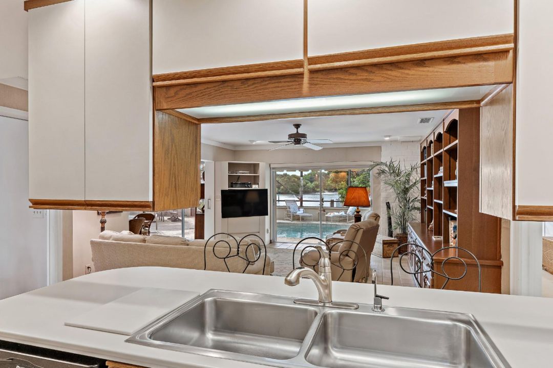 For Sale: $10,200,000 (4 beds, 3 baths, 3096 Square Feet)