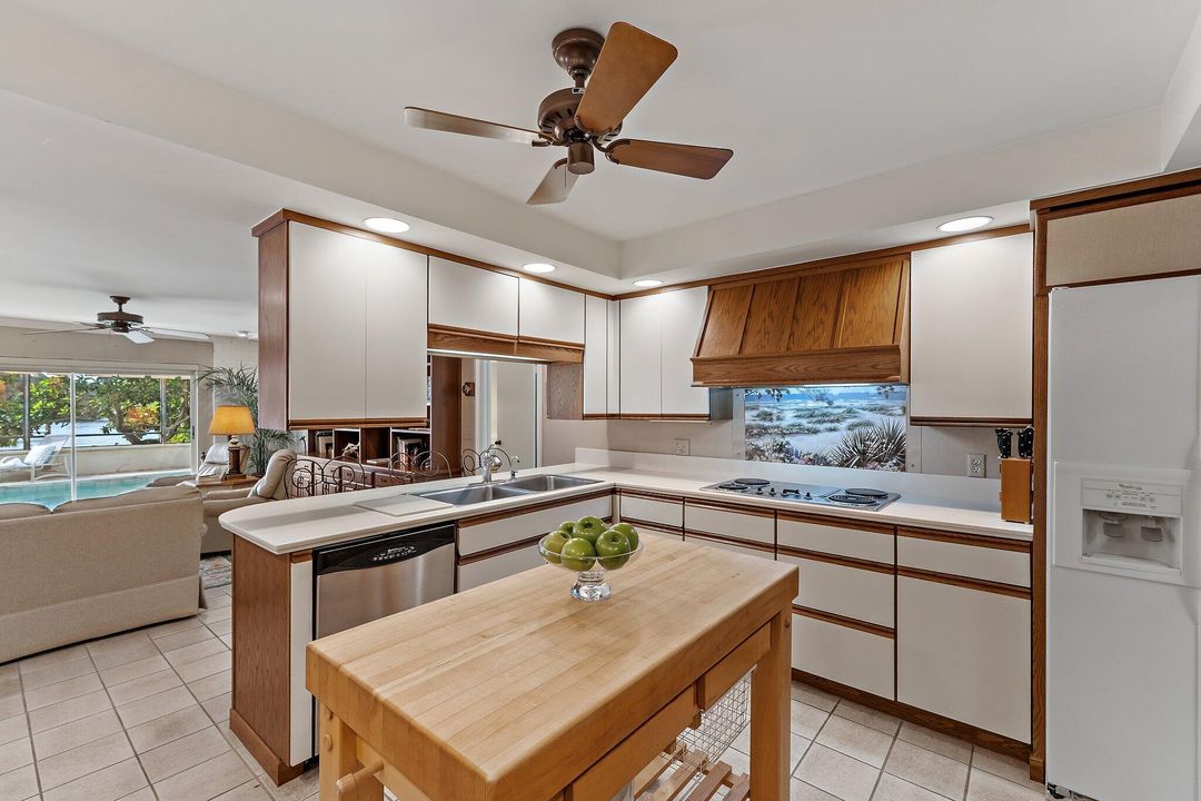 For Sale: $10,200,000 (4 beds, 3 baths, 3096 Square Feet)