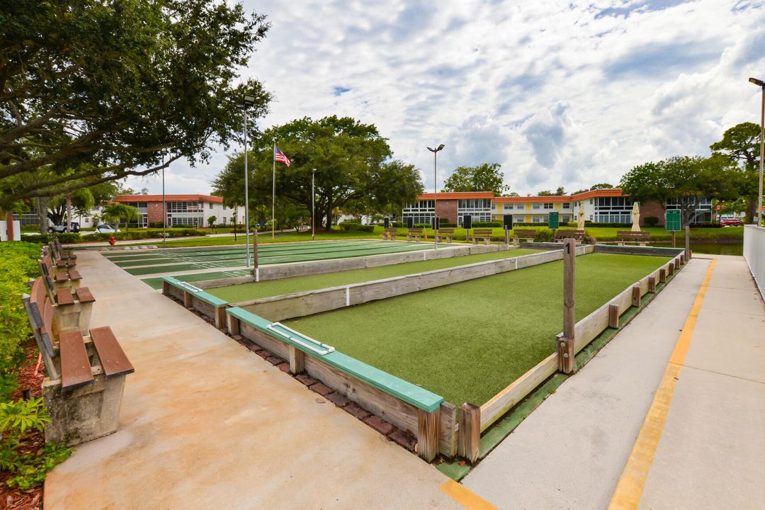 For Sale: $120,000 (2 beds, 2 baths, 962 Square Feet)