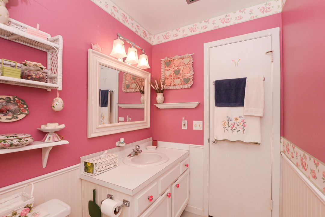 For Sale: $120,000 (2 beds, 2 baths, 962 Square Feet)