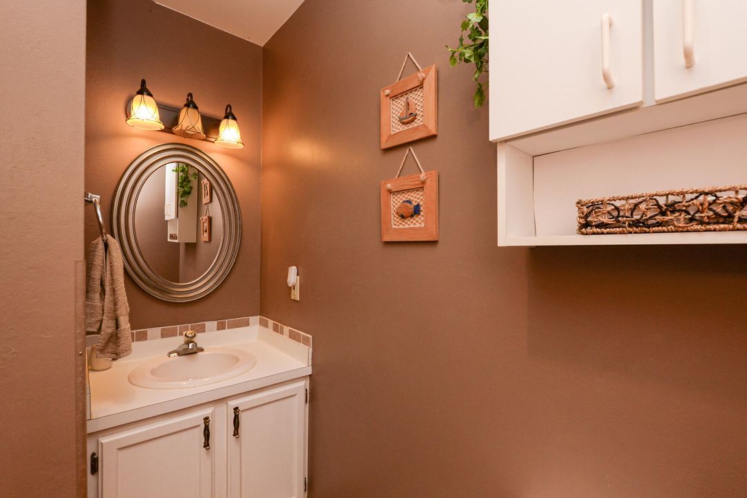 For Sale: $120,000 (2 beds, 2 baths, 962 Square Feet)