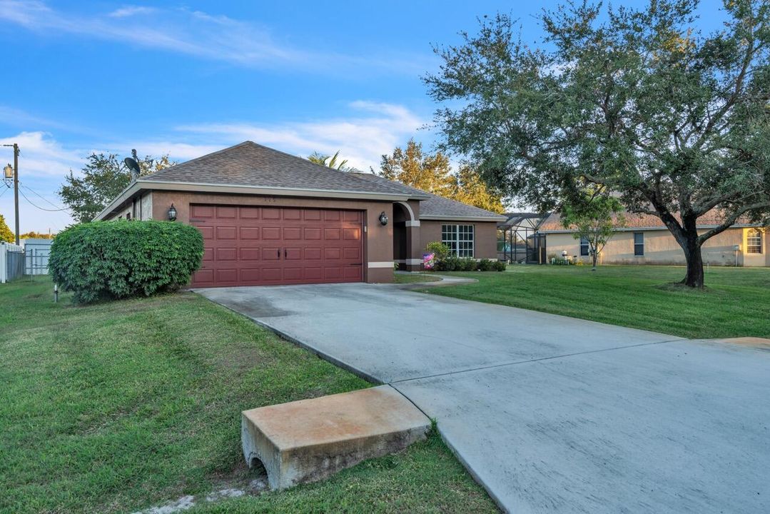 Activo con contrato: $339,000 (3 camas, 2 baños, 1572 Pies cuadrados)