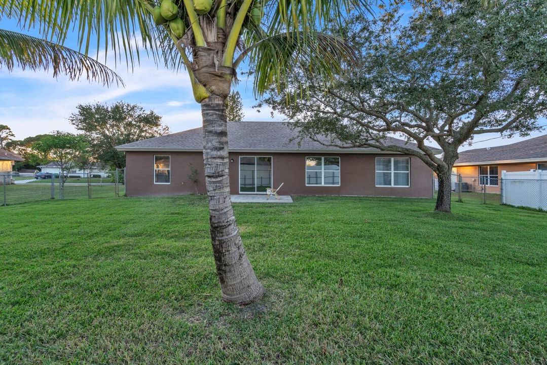 Activo con contrato: $339,000 (3 camas, 2 baños, 1572 Pies cuadrados)