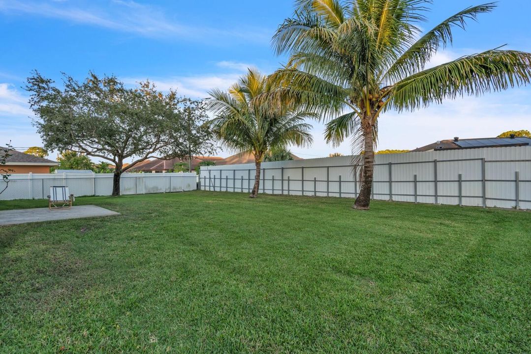 Activo con contrato: $339,000 (3 camas, 2 baños, 1572 Pies cuadrados)