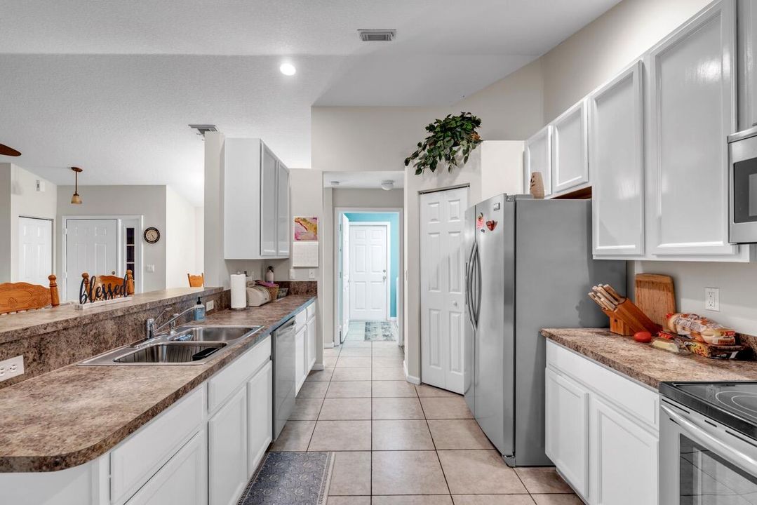 Activo con contrato: $339,000 (3 camas, 2 baños, 1572 Pies cuadrados)