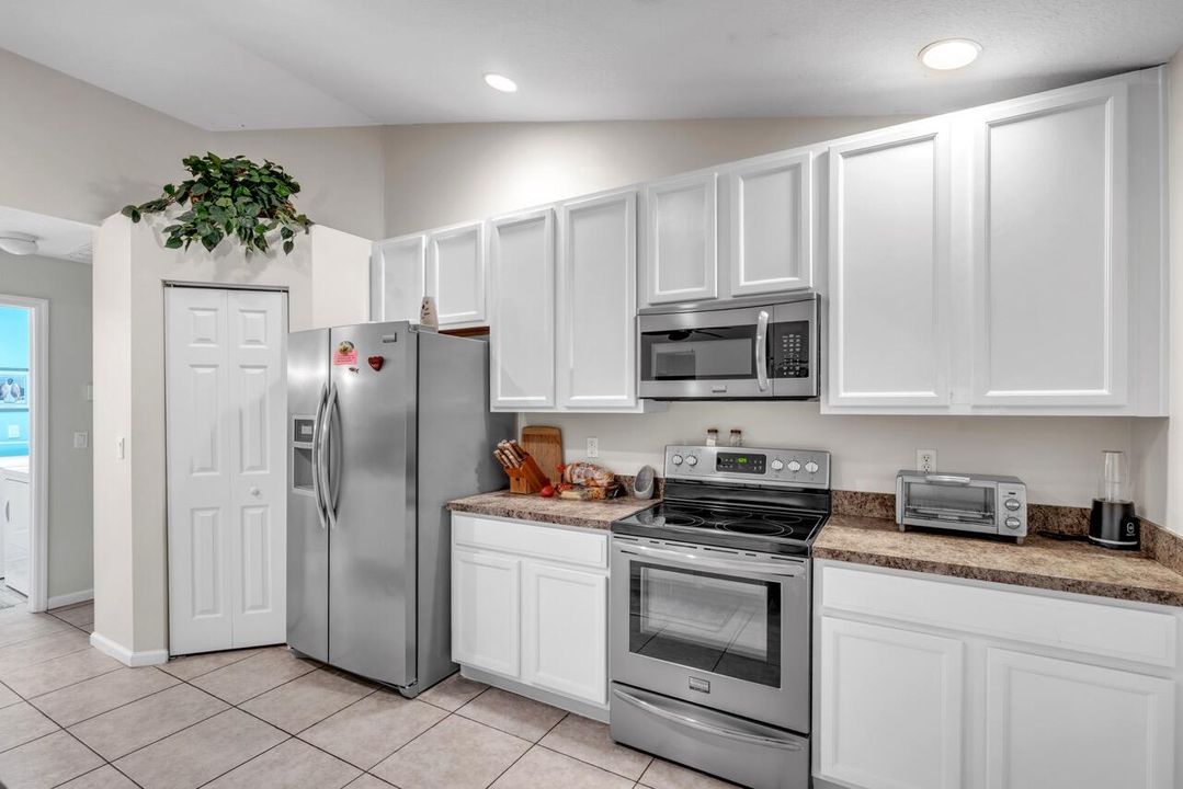 Activo con contrato: $339,000 (3 camas, 2 baños, 1572 Pies cuadrados)