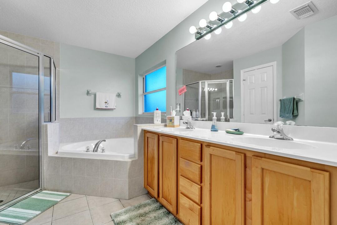 Activo con contrato: $339,000 (3 camas, 2 baños, 1572 Pies cuadrados)