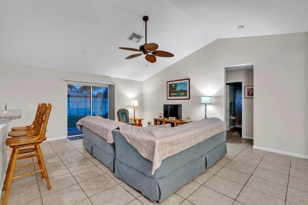 Activo con contrato: $339,000 (3 camas, 2 baños, 1572 Pies cuadrados)