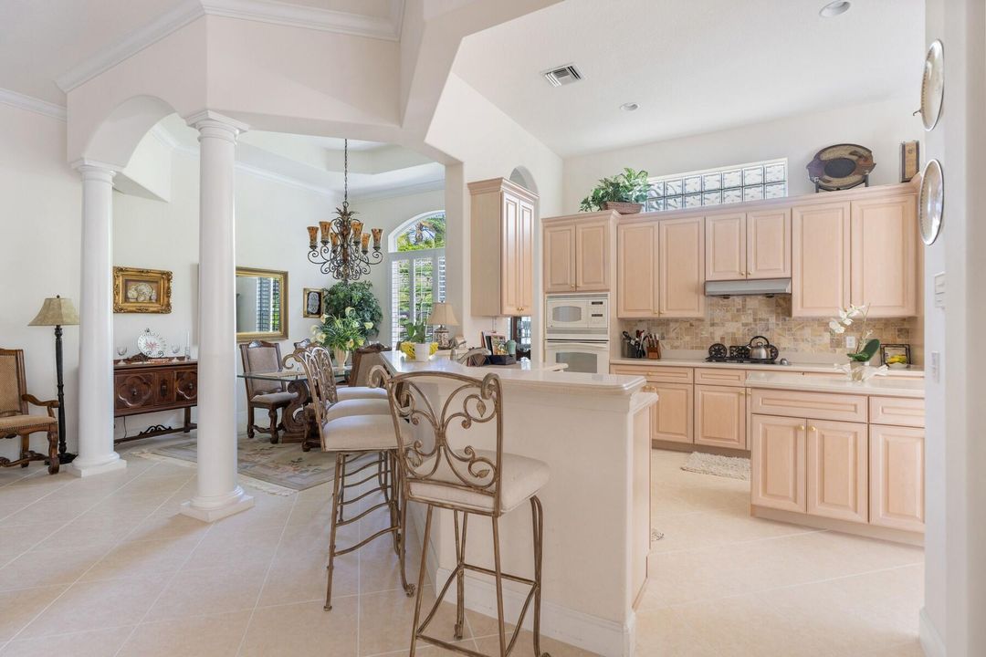 For Sale: $940,000 (3 beds, 2 baths, 2628 Square Feet)