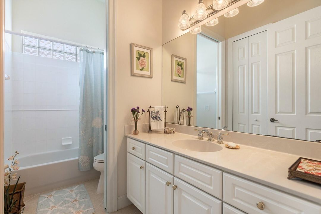 For Sale: $940,000 (3 beds, 2 baths, 2628 Square Feet)