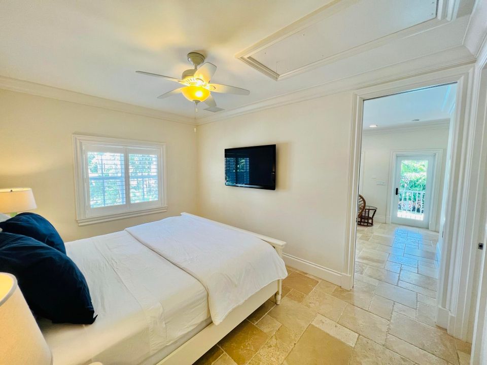 В аренду: $20,000 (6 спален, 7 ванн, 5265 Квадратных фут)