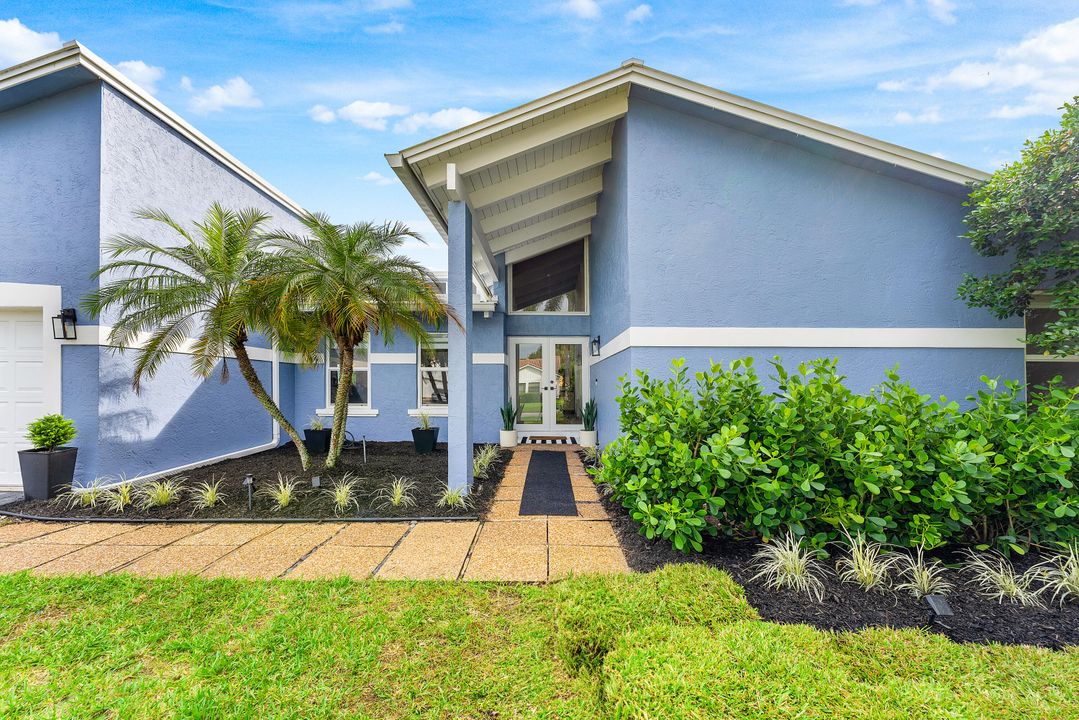 Active With Contract: $1,095,000 (4 beds, 2 baths, 2366 Square Feet)