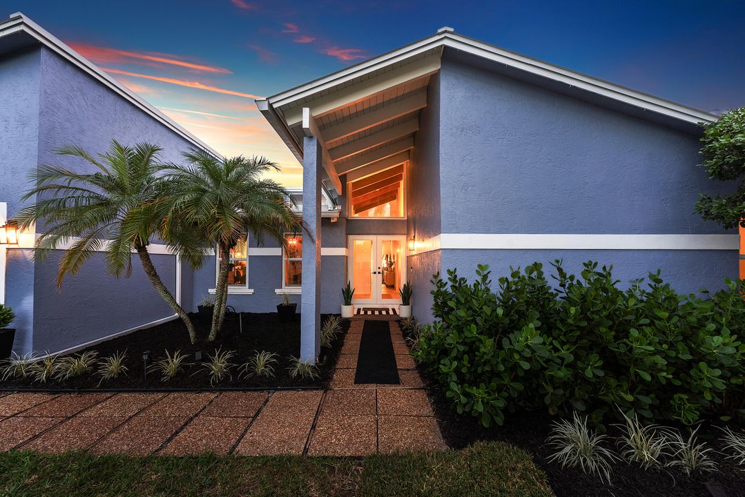 Active With Contract: $1,095,000 (4 beds, 2 baths, 2366 Square Feet)
