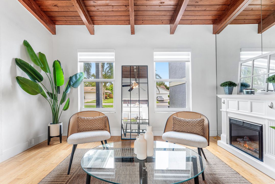 Active With Contract: $1,095,000 (4 beds, 2 baths, 2366 Square Feet)