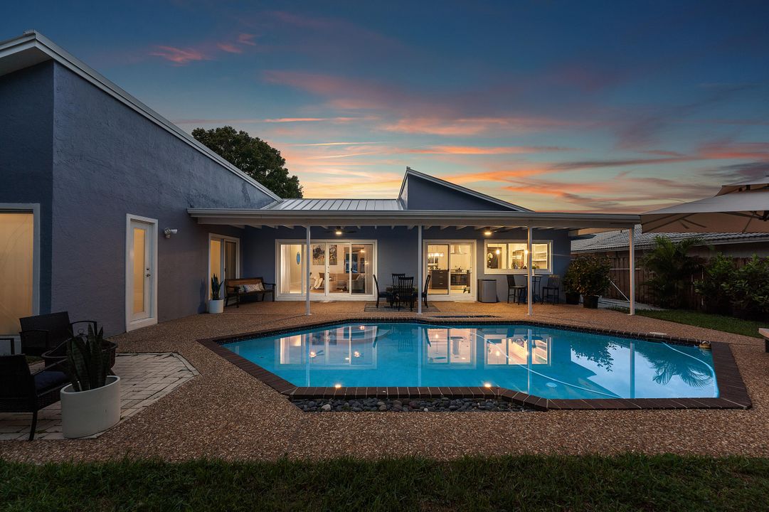 Active With Contract: $1,095,000 (4 beds, 2 baths, 2366 Square Feet)