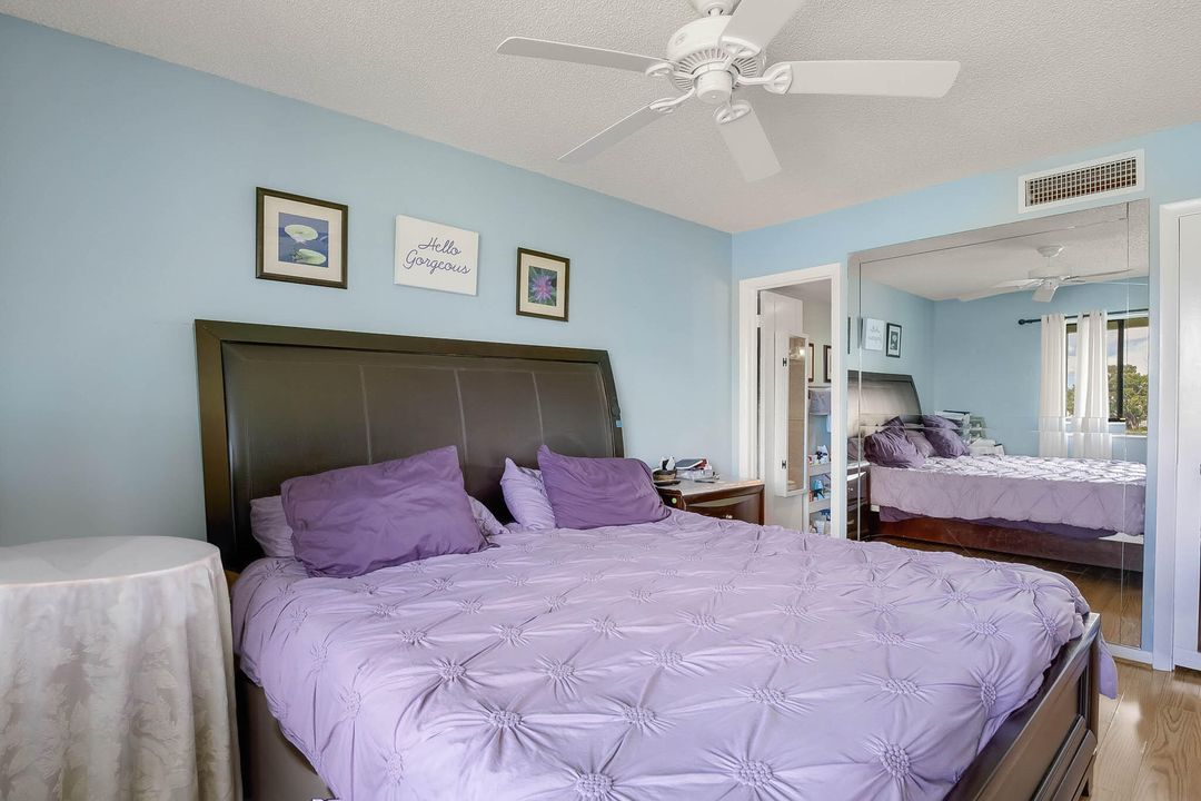 На продажу: $210,000 (2 спален, 2 ванн, 1005 Квадратных фут)