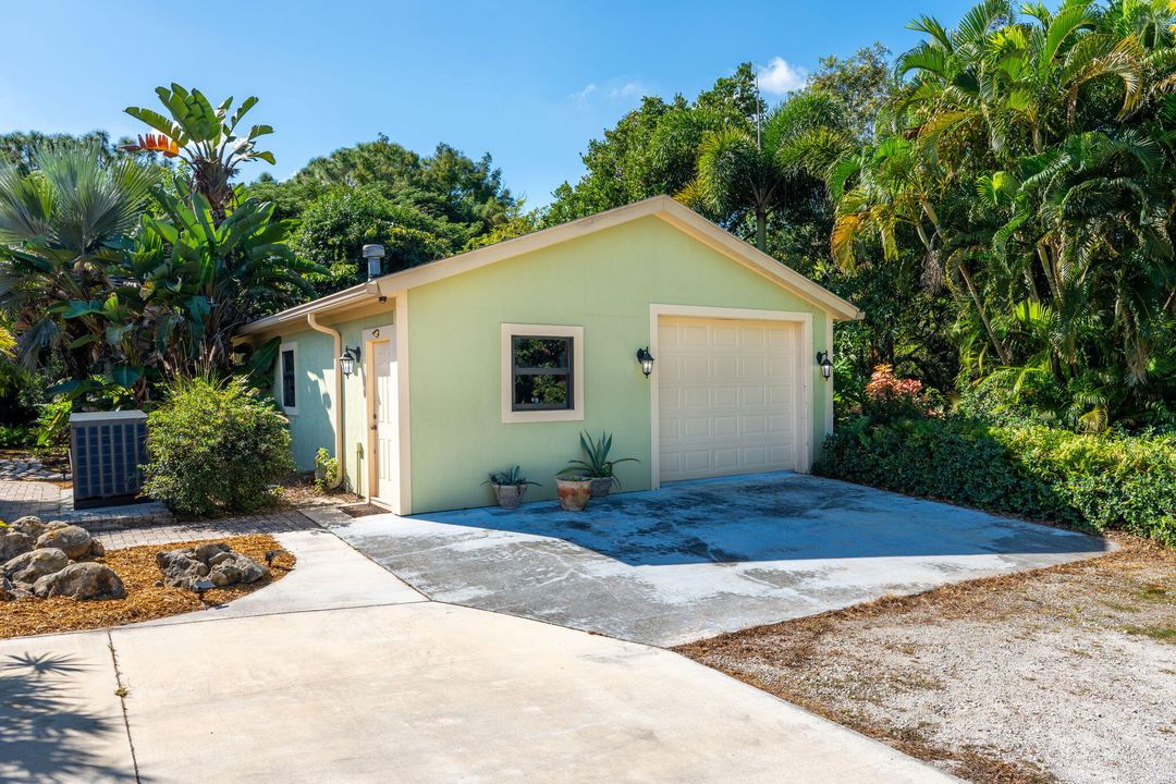 待售: $915,000 (4 贝兹, 2 浴室, 2357 平方英尺)