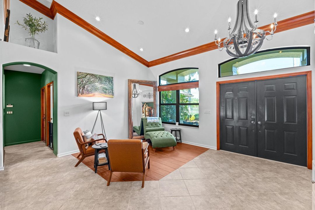 待售: $915,000 (4 贝兹, 2 浴室, 2357 平方英尺)