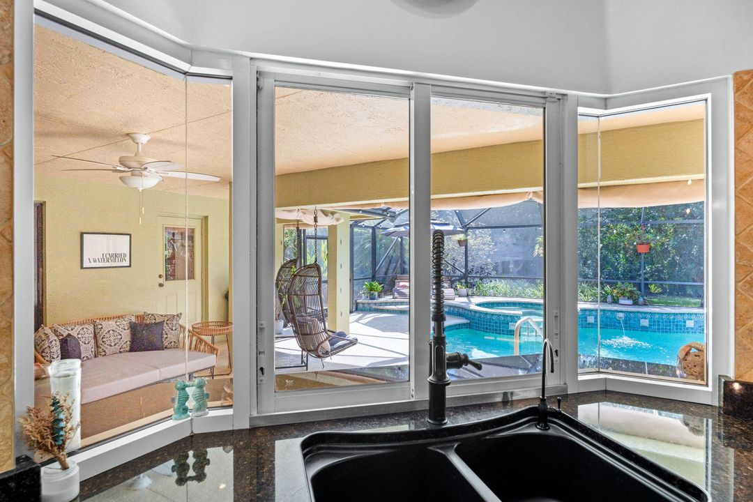 待售: $915,000 (4 贝兹, 2 浴室, 2357 平方英尺)