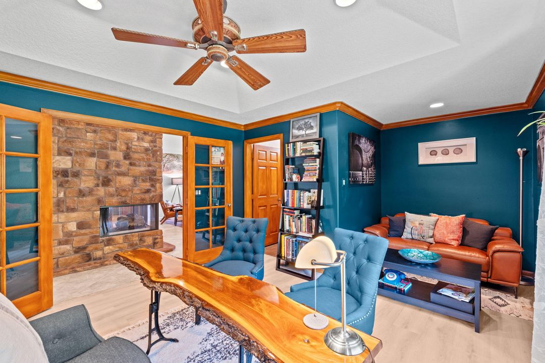 待售: $915,000 (4 贝兹, 2 浴室, 2357 平方英尺)