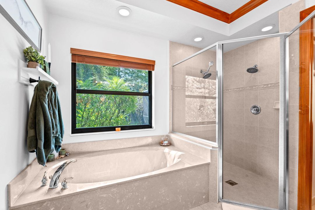 待售: $915,000 (4 贝兹, 2 浴室, 2357 平方英尺)