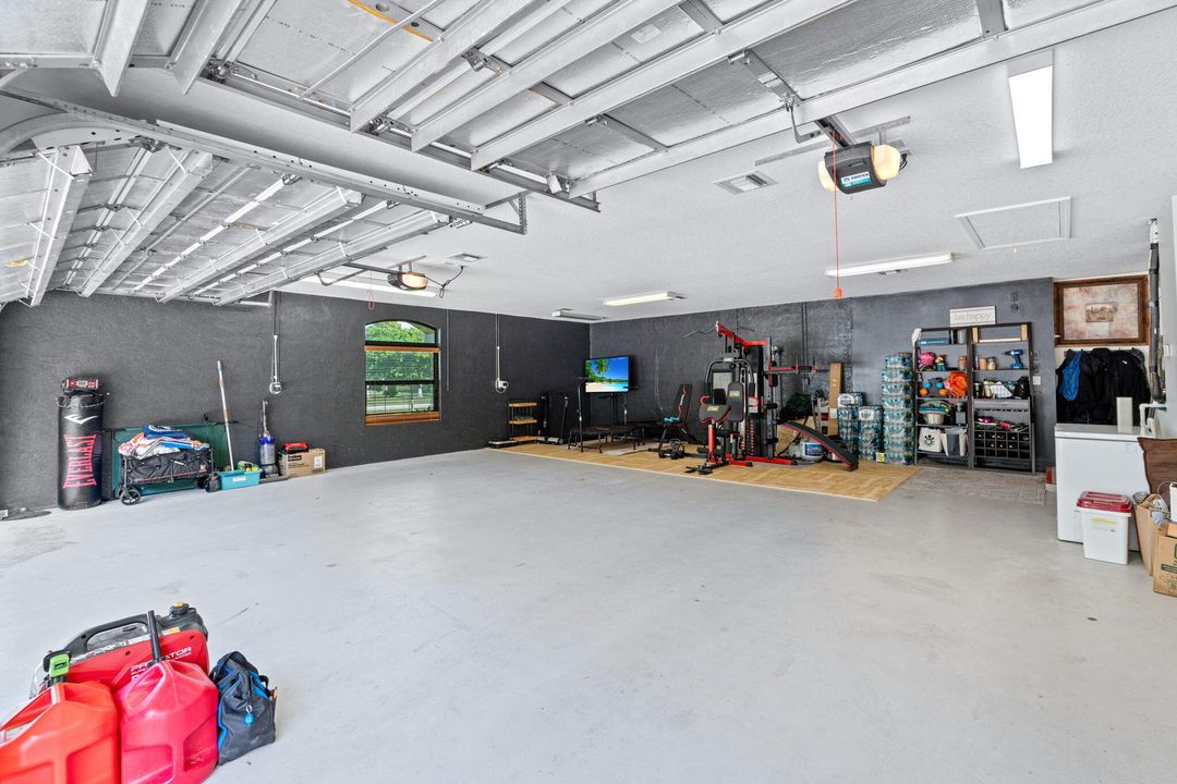 待售: $915,000 (4 贝兹, 2 浴室, 2357 平方英尺)