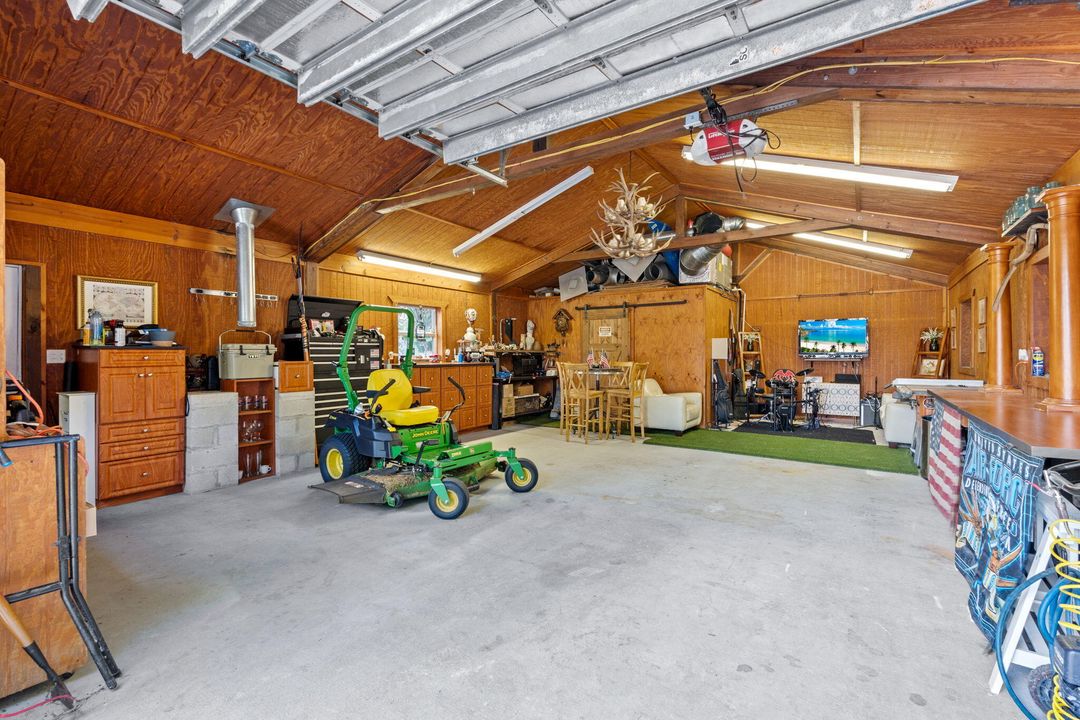 待售: $915,000 (4 贝兹, 2 浴室, 2357 平方英尺)