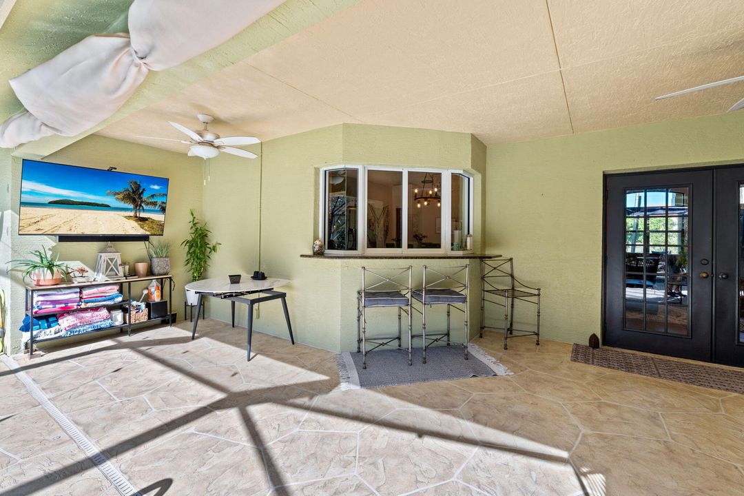 待售: $915,000 (4 贝兹, 2 浴室, 2357 平方英尺)