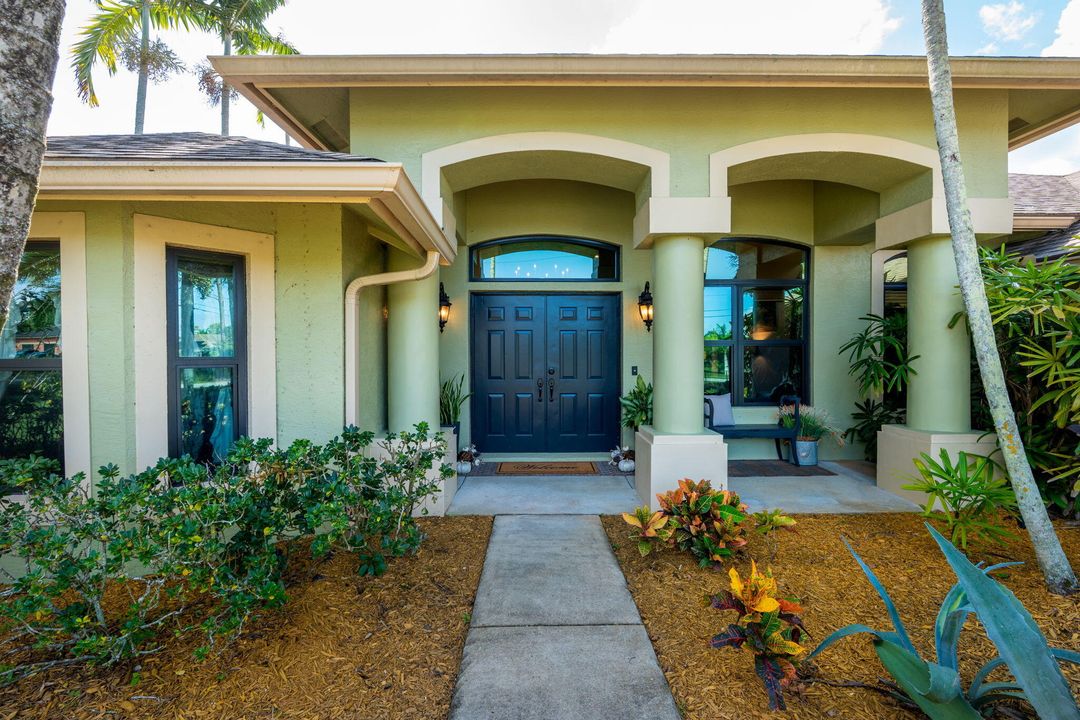 待售: $915,000 (4 贝兹, 2 浴室, 2357 平方英尺)