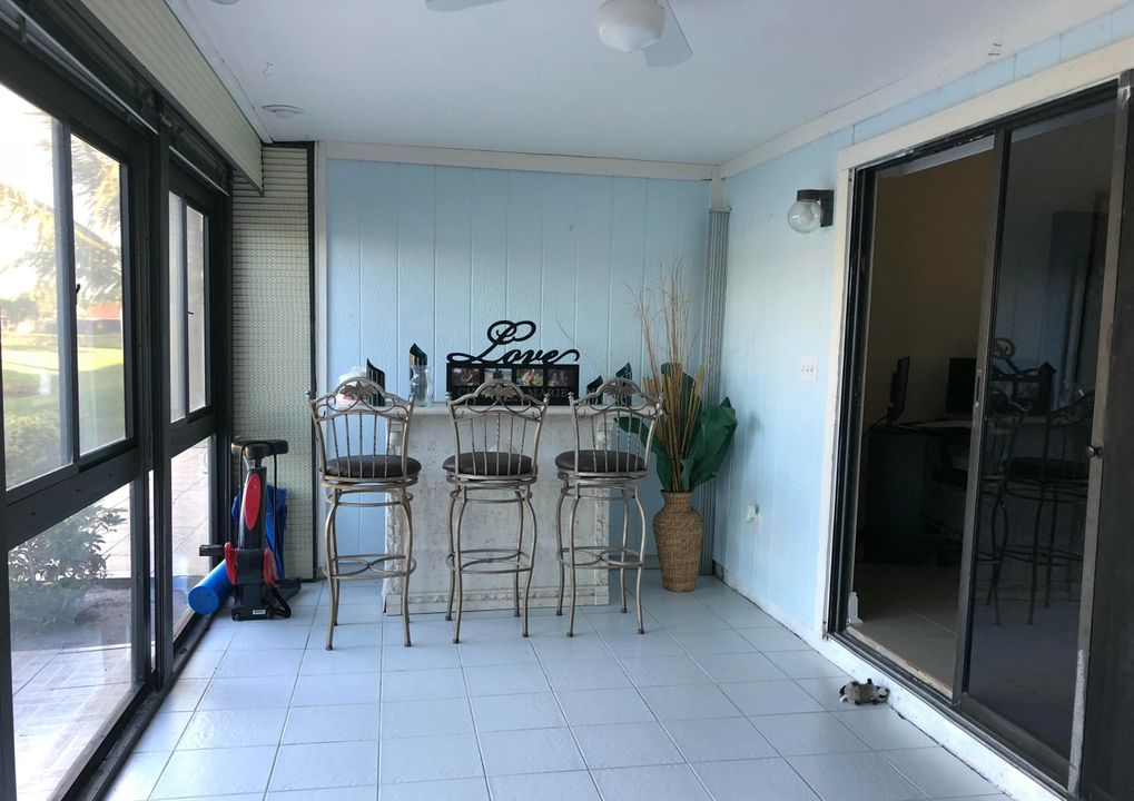 For Rent: $2,700 (2 beds, 2 baths, 1154 Square Feet)