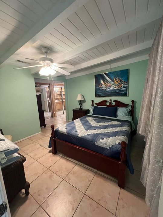 合同活跃: $690,000 (2 贝兹, 2 浴室, 1380 平方英尺)