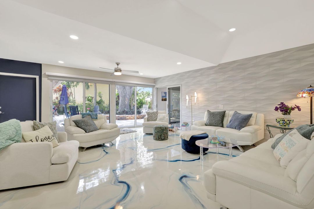 For Sale: $1,295,000 (3 beds, 2 baths, 2172 Square Feet)