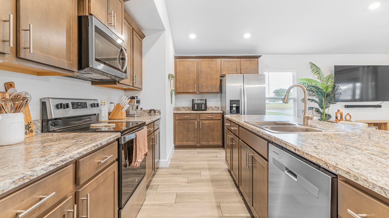 For Rent: $2,300 (3 beds, 2 baths, 1778 Square Feet)