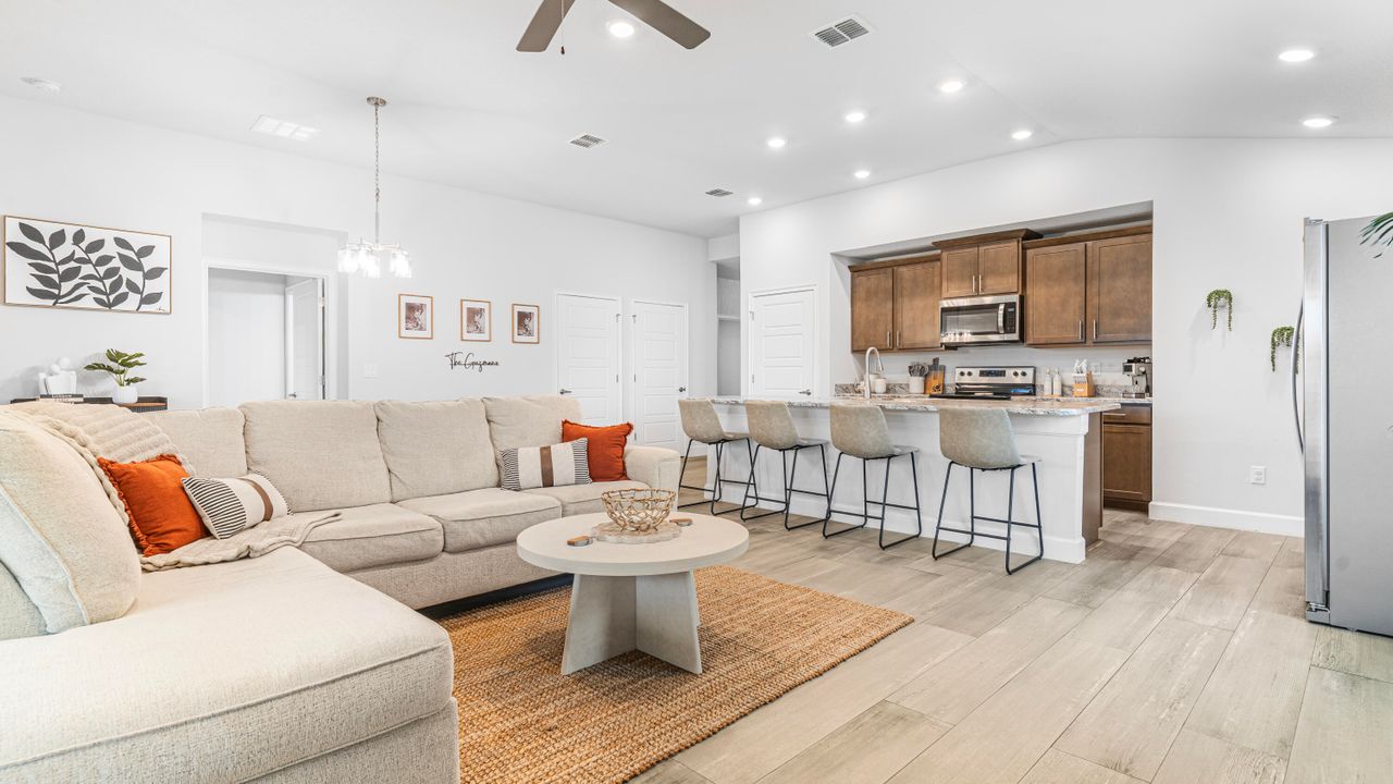 For Rent: $2,300 (3 beds, 2 baths, 1778 Square Feet)