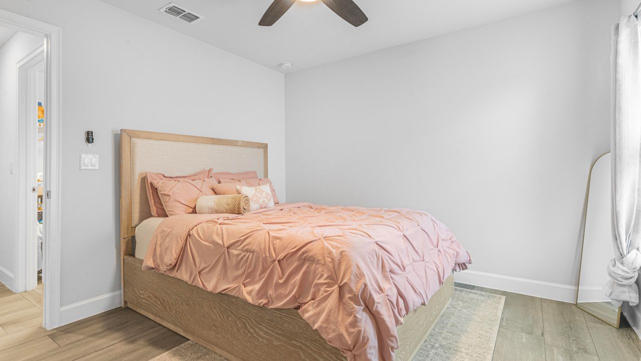 For Rent: $2,300 (3 beds, 2 baths, 1778 Square Feet)