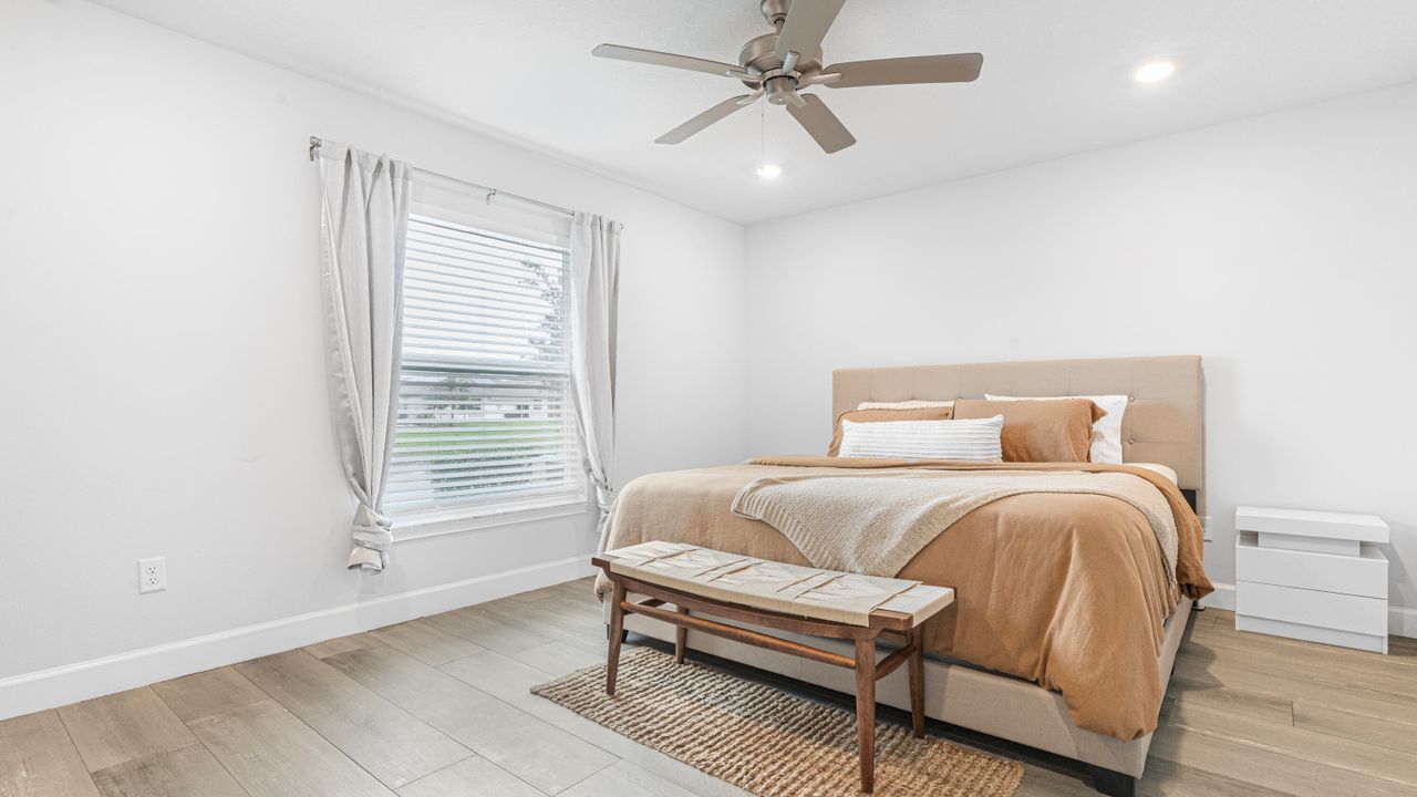 For Rent: $2,300 (3 beds, 2 baths, 1778 Square Feet)