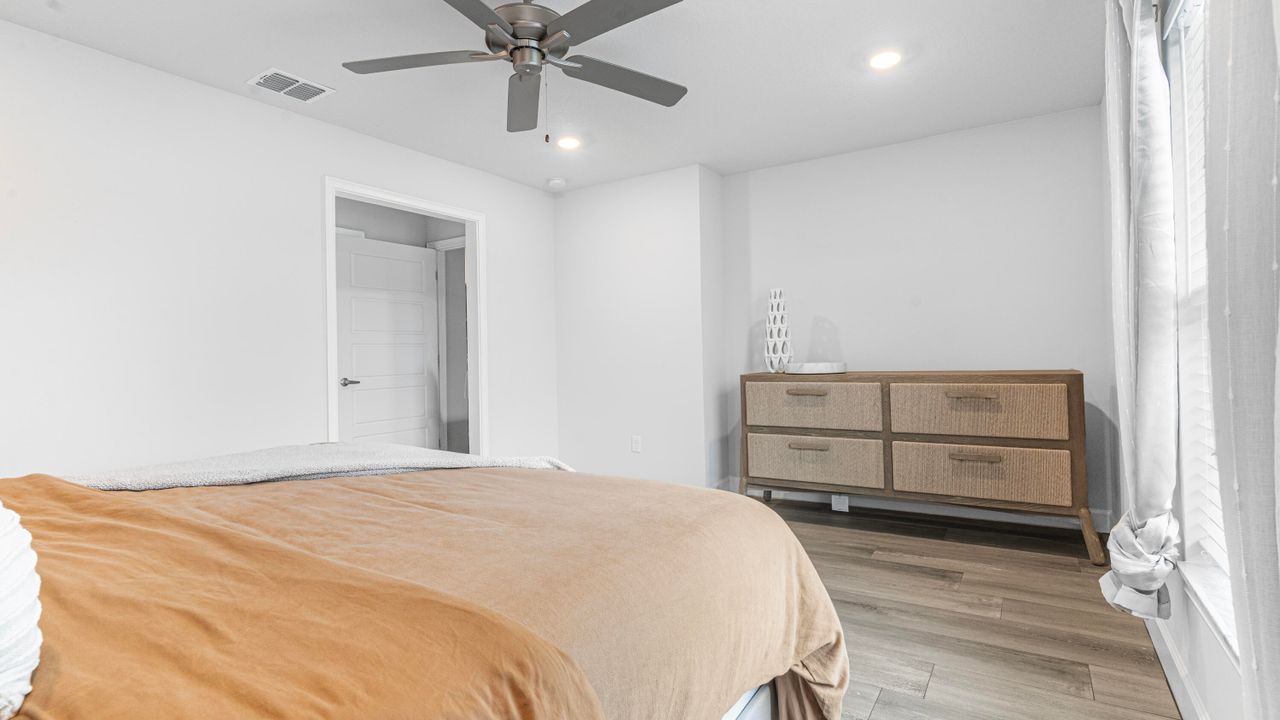 For Rent: $2,300 (3 beds, 2 baths, 1778 Square Feet)