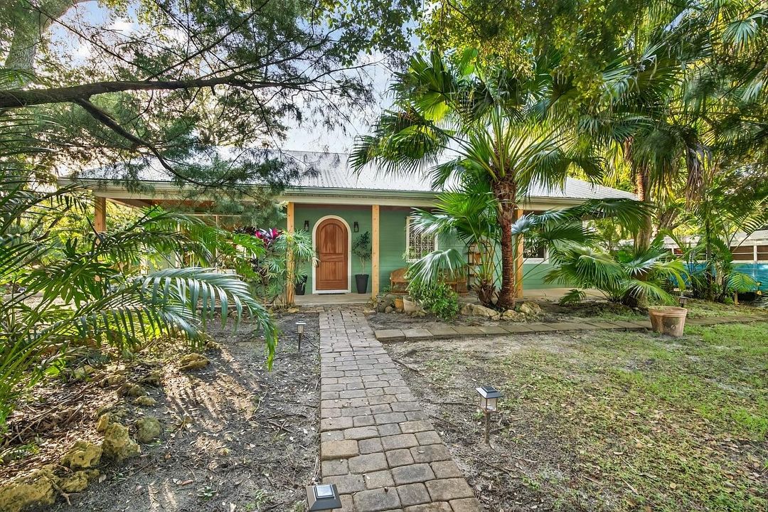 Activo con contrato: $489,000 (3 camas, 2 baños, 1604 Pies cuadrados)