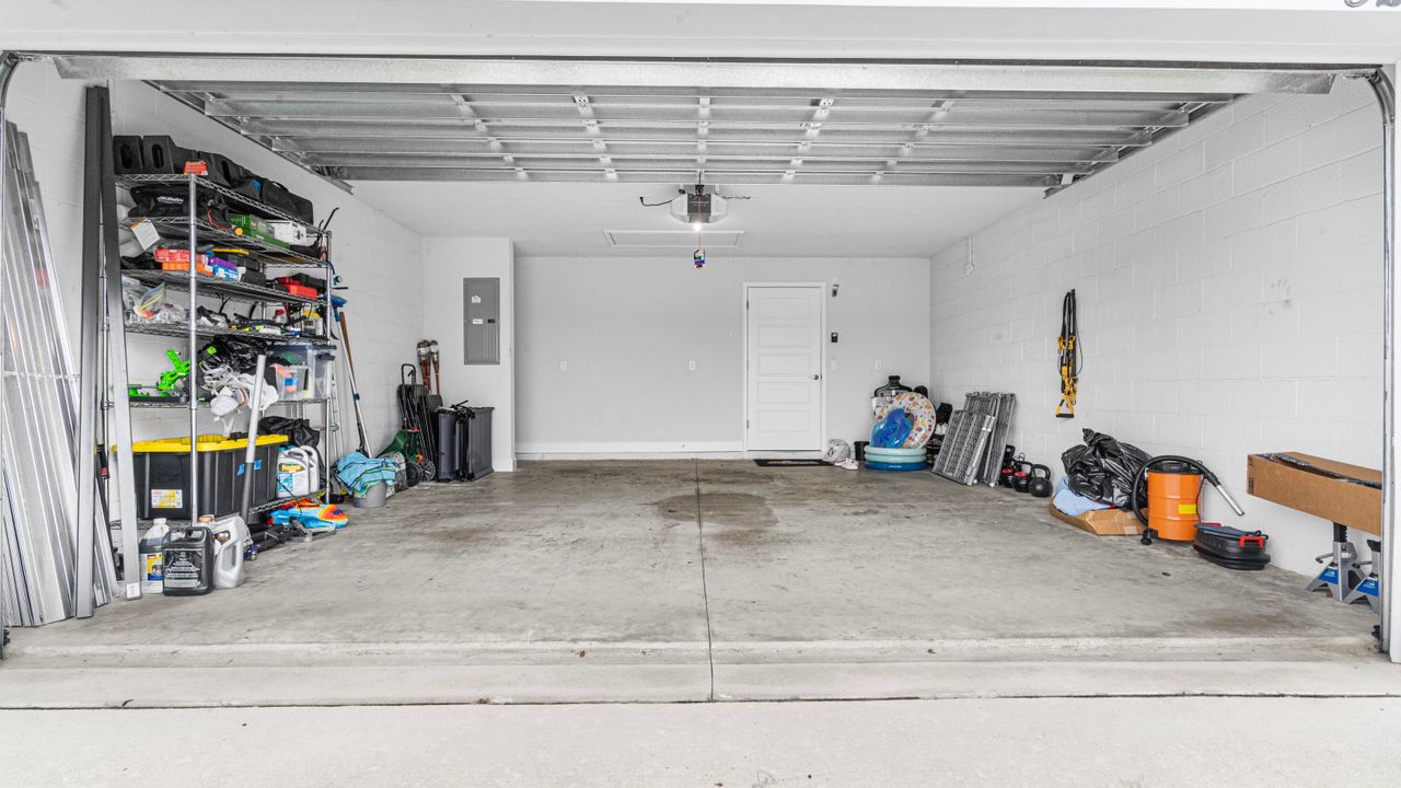 For Rent: $2,300 (3 beds, 2 baths, 1778 Square Feet)