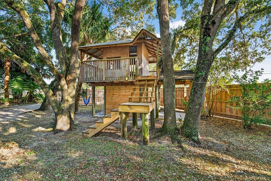 Activo con contrato: $489,000 (3 camas, 2 baños, 1604 Pies cuadrados)