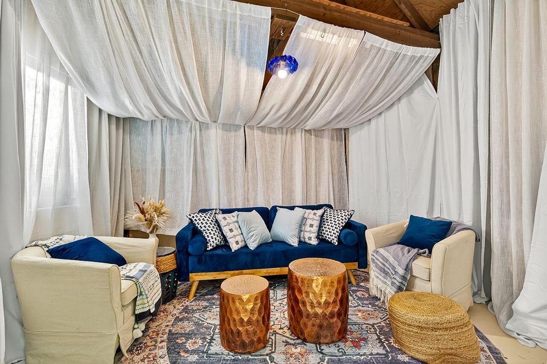 Activo con contrato: $489,000 (3 camas, 2 baños, 1604 Pies cuadrados)