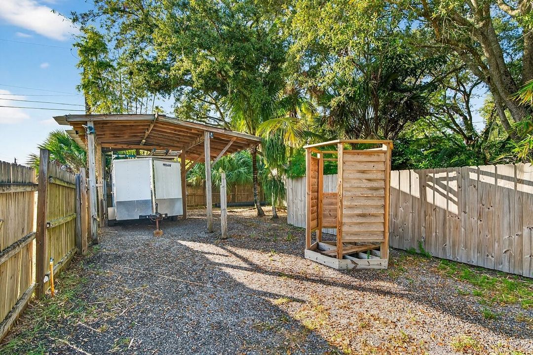 Activo con contrato: $489,000 (3 camas, 2 baños, 1604 Pies cuadrados)