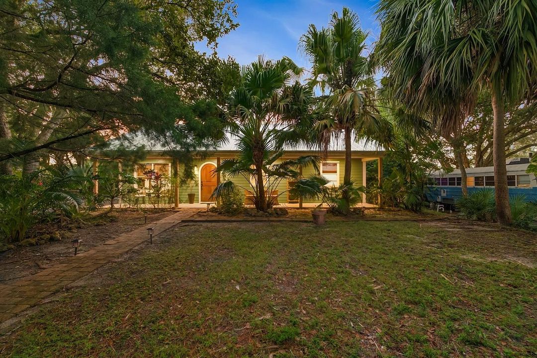 Activo con contrato: $489,000 (3 camas, 2 baños, 1604 Pies cuadrados)