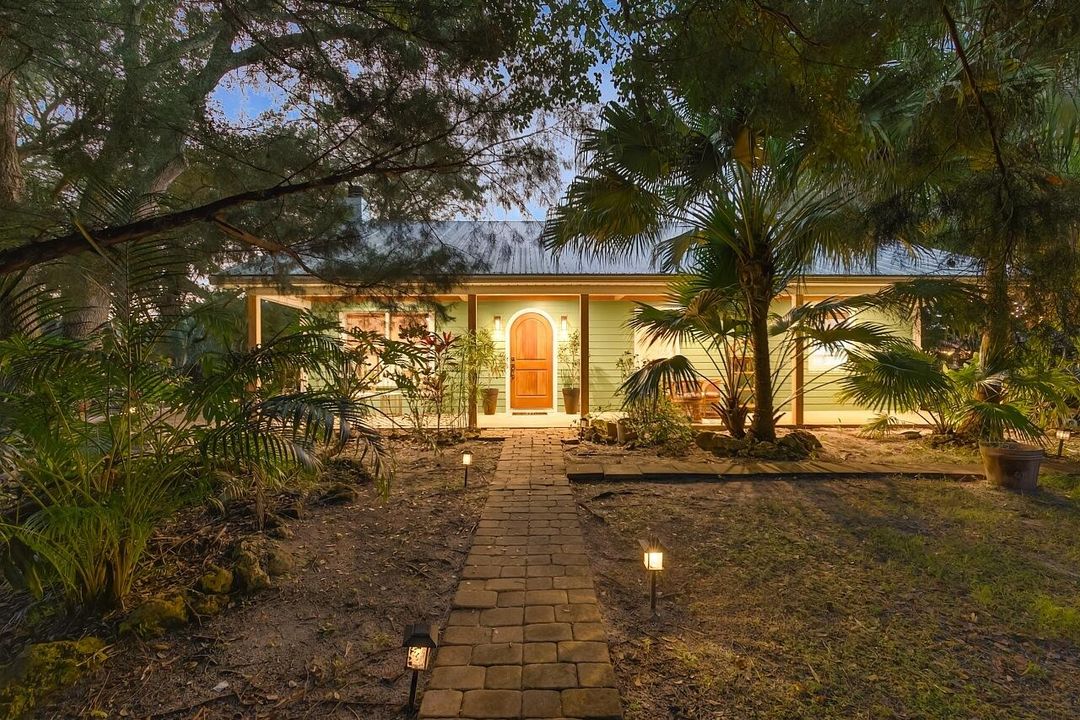 Activo con contrato: $489,000 (3 camas, 2 baños, 1604 Pies cuadrados)