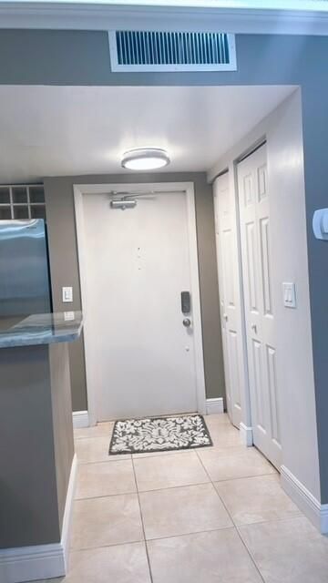 For Rent: $2,000 (2 beds, 2 baths, 1005 Square Feet)