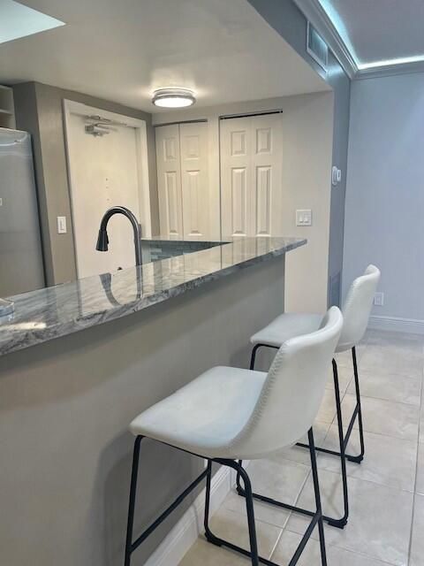 For Rent: $2,000 (2 beds, 2 baths, 1005 Square Feet)