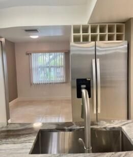 For Rent: $2,000 (2 beds, 2 baths, 1005 Square Feet)